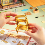 Конструктор 3D міні-будинок Robotime Rolife Cathy’s Flower House DG104. Зображення №4 Конструктор 3D міні-будинок Robotime Rolife Cathy’s Flower House DG104. Зображення №4