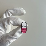 Пін "Пігулка Щастя". Изображение №1