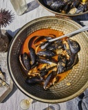 Гра престолів. Офіційна кулінарна книга. Рецепти від Королівського Причалу до Дотрацького моря. Зображення №2 Гра престолів. Офіційна кулінарна книга. Рецепти від Королівського Причалу до Дотрацького моря. Зображення №2