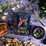 Twin Crowns. Зображення №3