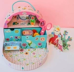 Набор для творчества Avenir Домик Мисс Банни игровой бокс-коробка 5 фигурок 75 наклеек. Изображение №2