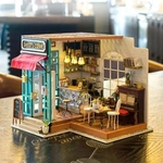 Конструктор 3D мини-домик Robotime Rolife Simon’s Coffee DG109. Изображение №2 Конструктор 3D мини-домик Robotime Rolife Simon’s Coffee DG109. Изображение №2